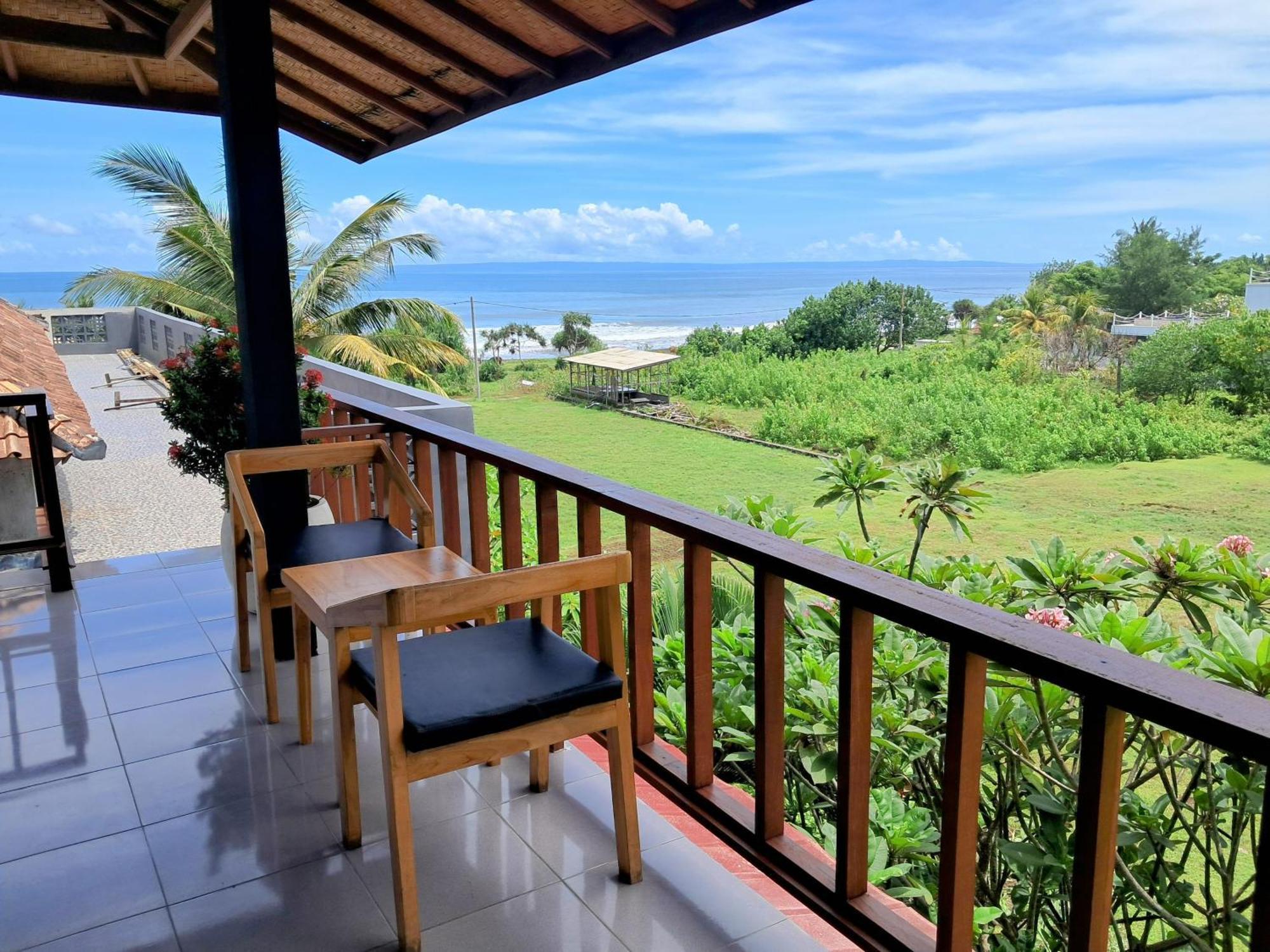 Hotel West Break Bali - Medewi à Airsatang Extérieur photo