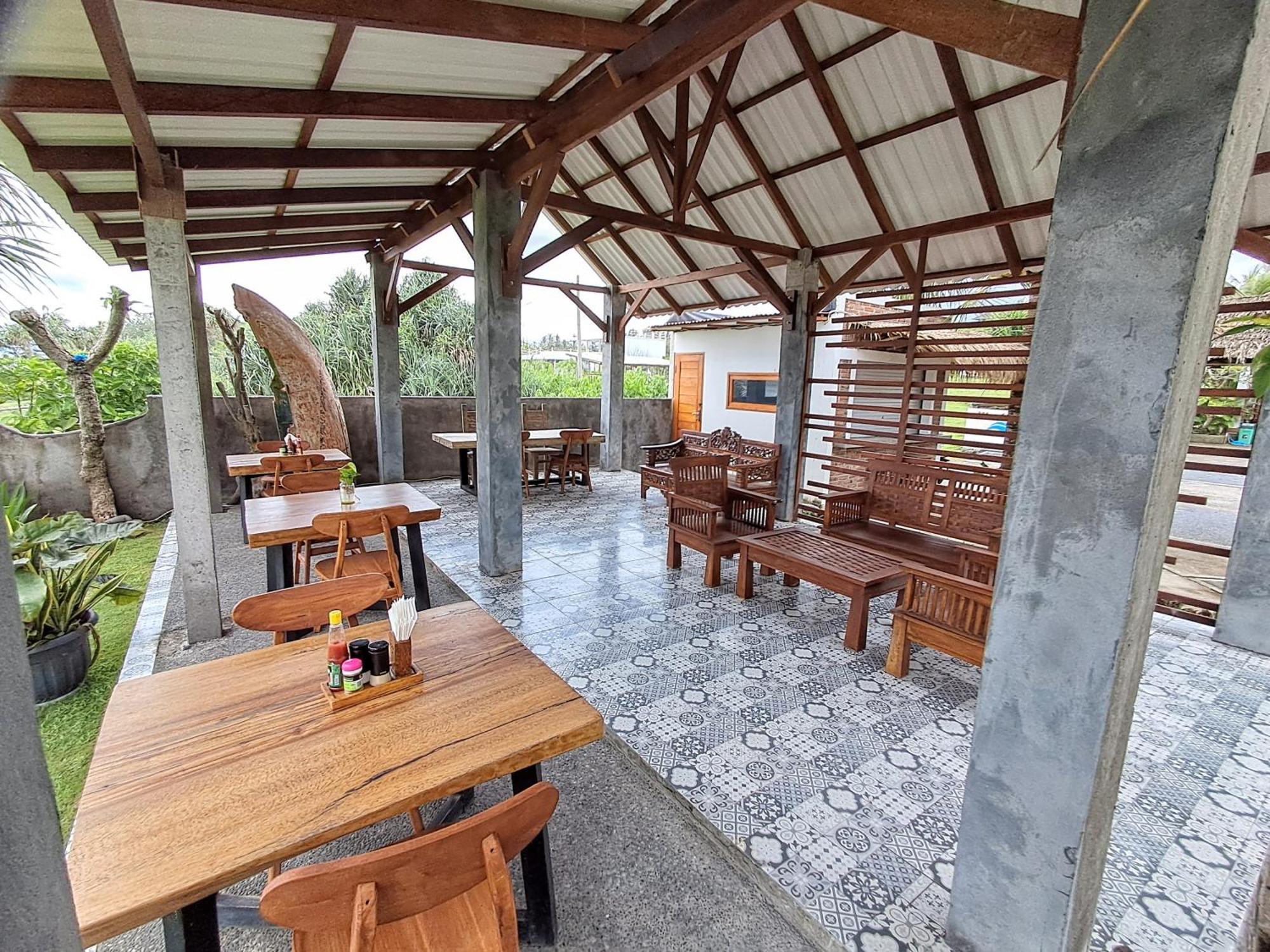 Hotel West Break Bali - Medewi à Airsatang Extérieur photo